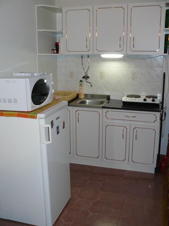 Zsuzsi Apartman Zalakaros Ruang foto