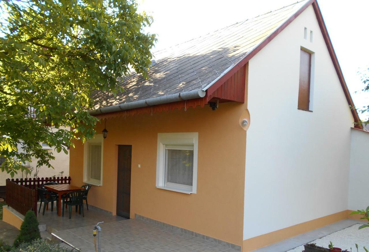Zsuzsi Apartman Zalakaros Bagian luar foto